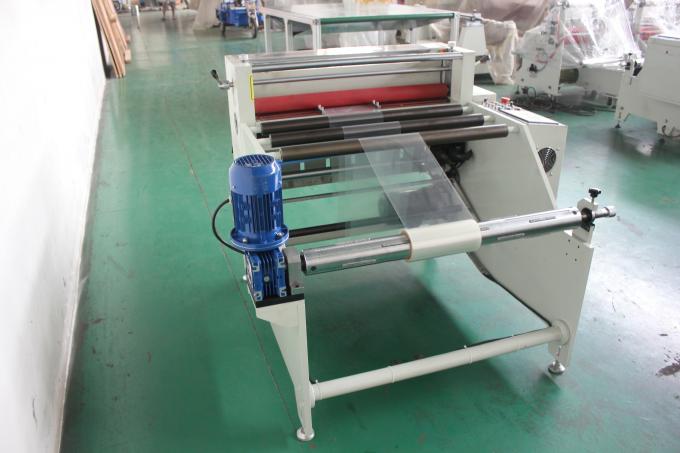 Automatic pe foam roll cutting machine